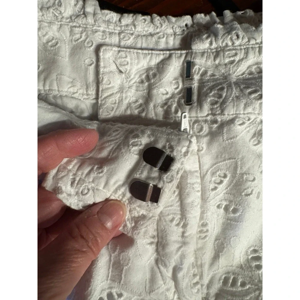 Crown & Ivy Lace Detail Shorts Size‎ 4